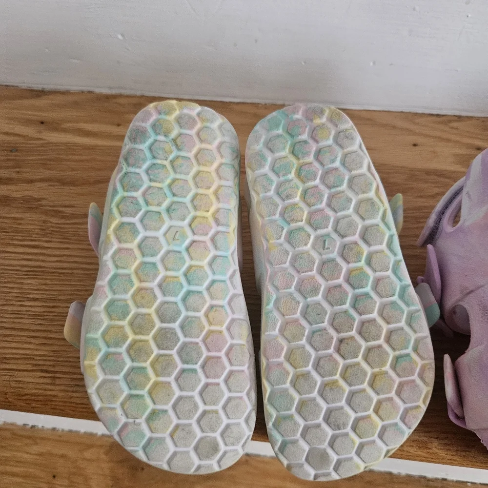 Kids Multi-Color Sandals Set - Picture 7 of 7